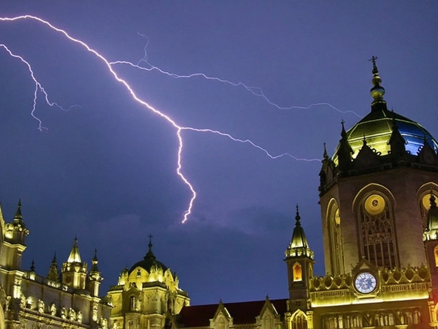 महाराष्ट्र बारिश: नीरा देवड़ा नहर टूटी, हाईवे जलमग्न—लोगों की परेशानी बढ़ी