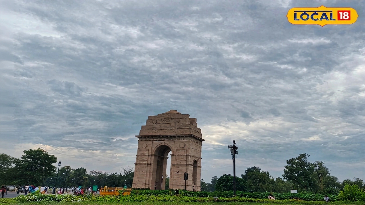 IMD ने 1 अक्टूबर को दिल्ली में हल्की बारिश और moderate AQI की चेतावनी दी
